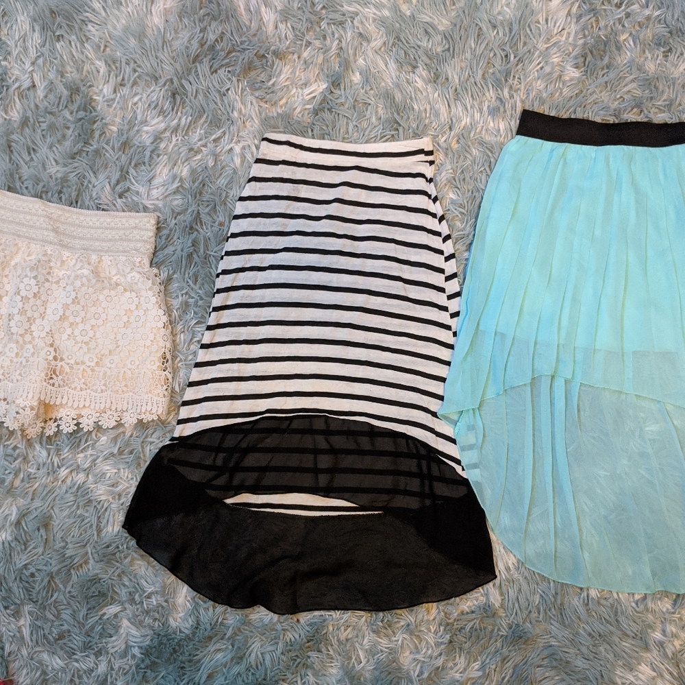 Girls skirts/skort, size 10 bundle. Like new.